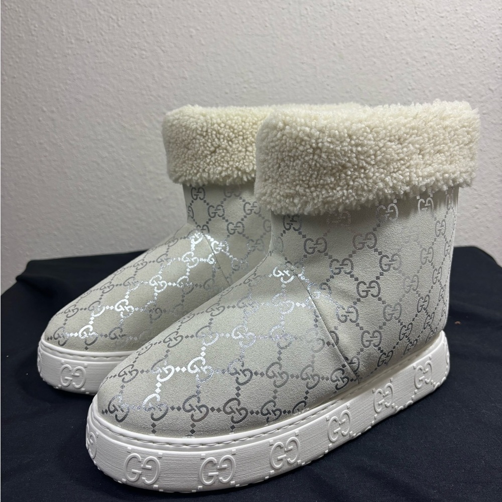 Gucci Women's boot with merino wool lining